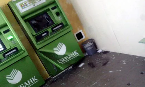 В Нижнекамске студент три раза пытался ограбить банкомат