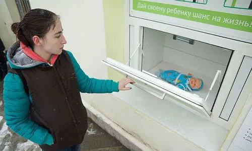 Бэби-боксы пока останутся
