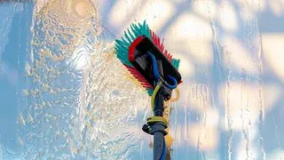 Стал известен самый эффективный способ мытья стекол