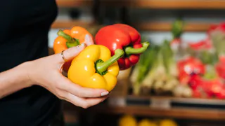 Для сбора урожая ведер не хватит: назвали сорт перцев, который завалит плодами уже в июне — соседи будут завидовать