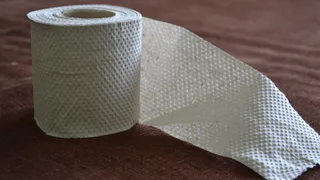 Несу рулон туалетной бумаги к двери и по ногам не дует: полы теперь тёплые, как в бане