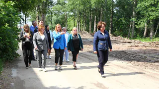 Сорокина проинспектировала благоустройство Гвардейского сквера в Рязани