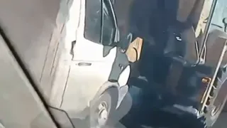 Две "Газели" и трактор: на Спортивной произошло массовое ДТП