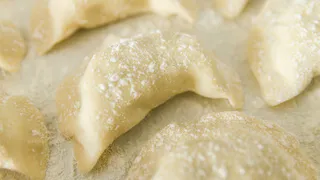 Эксперты шоу на НТВ проверили пять марок пельменей. Оказалось, что рязанские пельмени вполне можно есть