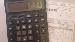 С 1 декабря платить за ЖКУ придется больше: плюс 1800 рублей с каждой квартиры