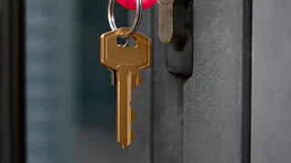 Россиянам, у которых есть квартира, сообщили о новом запрете