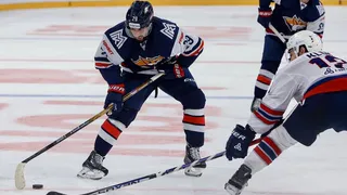 Магнитогорский "Металлург" уступил "Нефтехимику" в домашнем матче: серия неудач продолжается