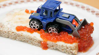 Два продукта — и «Шуба» станет королевой новогоднего стола: вот какие ингредиенты нужно добавить в салат