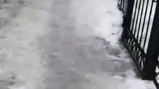 Чиновникам предложили пройти по улице Вали Сафроновой в Брянске и не упасть