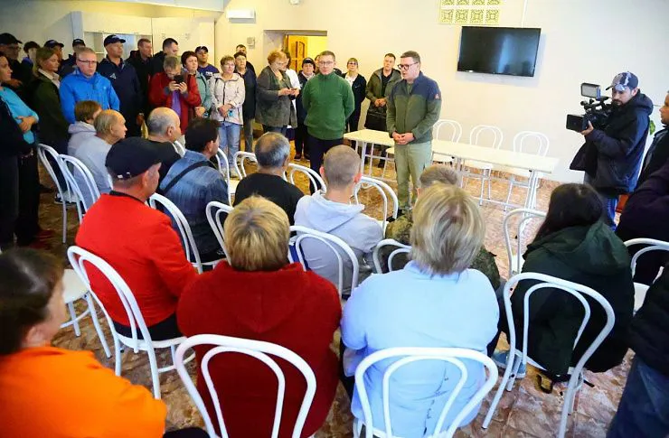 Люди, пострадавшие в результате разрушения дамбы, будут получать компенсации