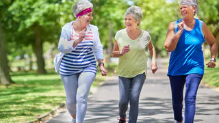 Возраст не помеха. 240 долгожителей региона стали молодоженами