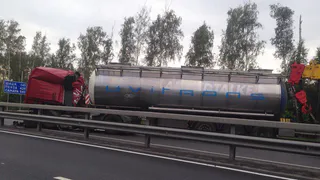 Под Рязанью столкнулись две фуры - на трассе образовалась пробка