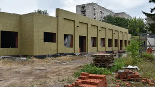 Под угрозой увольнения: Любимов поручил достроить детсад №99 к концу года