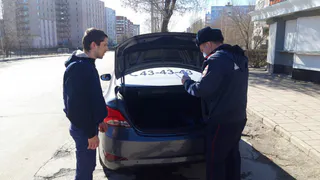 Ездил без медицинской маски: в Рязани полицейские выявили безответственного таксиста