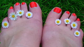 Пятки пемзой больше не шкрябаю – хит в уходе за кожей стоп к лету-2025: теперь в свои 50 спокойно хожу в босоножках и пятки как у младенца