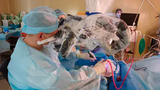 Флуоресцентная навигация в действии: как в Челябинской области спасли пациентку с 8-сантиметровой опухолью мозга