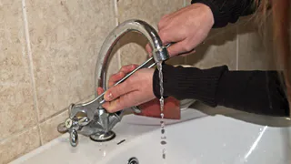 Рязанцам начали отключать воду за долги