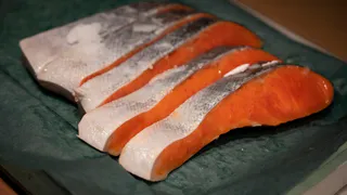 Вкуснее рыбы я не ел. Дед показал свой способ как засолить форель, чтобы вкусно было