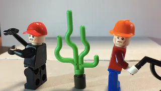 Бюрократические безумие. Уже несколько лет коммунальщики не могут разобраться кто должен залатать дыру в трубе