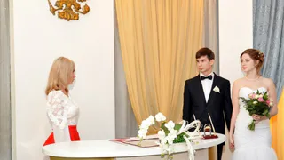 Только по желанию: россиянам разрешили не ставить в паспорте штамп о браке