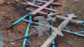 Неизвестные разворотили под Скопиным кладбище