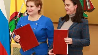 Сорокина подписала концессионное соглашение на строительство школы в Семчине