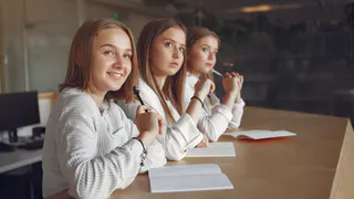 Пензенские семьи оплачивают маткапиталом обучение детей