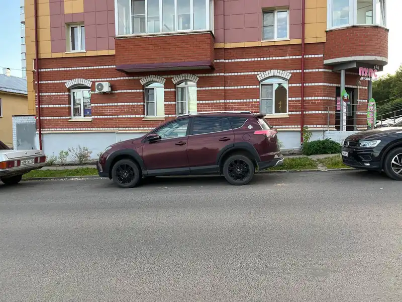 «Мотор сгорает, коробка рассыпается»: таксисты проверили китайские авто на прочность и назвали их реальный срок жизни