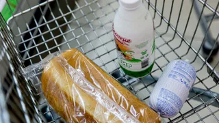 С 28 апреля в России планируют запретить продажу алкоголя "на майские"