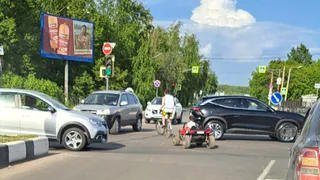 В Рязани на проезжей части заметили ребенка на игрушечном автомобиле