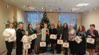 В Усинске профсоюз больницы начал вручение новогодних подарков сотрудникам
