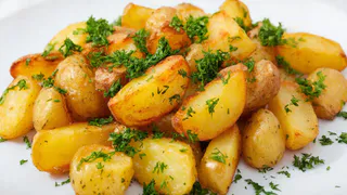 Сметают со сковороды за считанные секунды: деревенский завтрак из 90-х вернулся в моду — вкусно и дешево