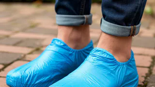 Бахилы в апреле скупаю пачками - и не нарадуюсь новой хитрости: вот как использую весной