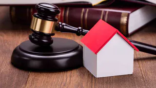 В Нижнекамске выставлено на продажу здание поликлиники