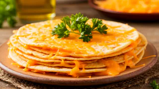 Готовлю быстрые сырные лепешки на сковороде за 10 минут - целая гора вкуснятины