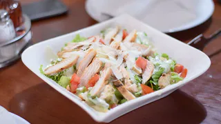 Салат с курицей и черносливом: идеальное сочетание вкуса и питательности