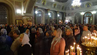 Рязанцы отмечают Рождество: Как прошла служба в Христорождественском соборе