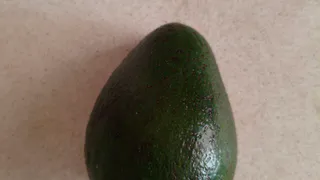 Разминаю половину авокадо — и кожа будто просыпается: 10 минут вместо сложного ухода