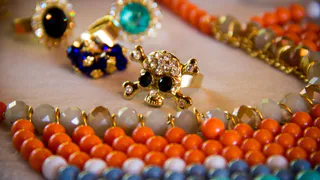 Мгновенно портят впечатление: эти украшения носят женщины с низким интеллектом