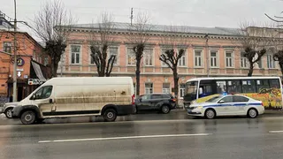 17 марта на улице Ленина в центре Рязани микроавтобус столкнулся с Toyota