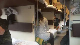 «Трижды выходил из купе и каждый раз мою полку занимала надоедливая соседка сверху»