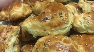 Научилась печь пирожки, воздушные как пух: дети просят их ежедневно - скорее записывайте рецепт