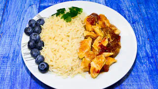 Рис больше не варю, даже плиту не включаю: нашла способ лучше — хитрый трюк рассыпчатого риса без варки