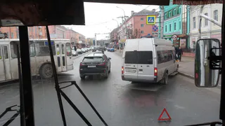 На Первомайском проспекте столкнулись маршрутка и троллейбус