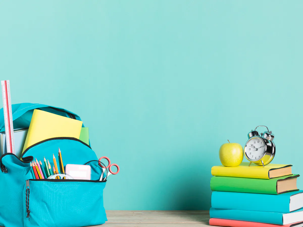 Из-за ситуации в стране последний звонок и выпускной изменили - любимые школьные праздники не будут прежними