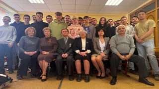 В Коврове ветеран МВД провёл для студентов колледжа историческую викторину ко Дню Победы