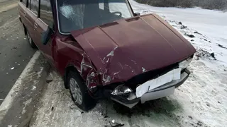 Утром 10 января в Пронском районе Logan врезался в ВАЗ-2104