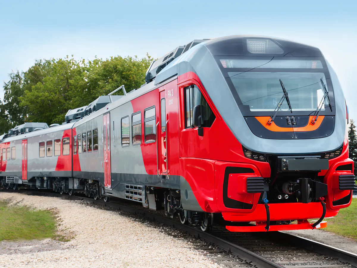 По маршруту Нижнекамск-Ижевск начал курсировать рельсовый автобус