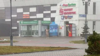 В Челнах по городу разгуливала голая женщина — видео попало в сеть