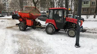 В круглосуточном режиме: дирекция благоустройства города продолжает уборку и обработку городских улиц
